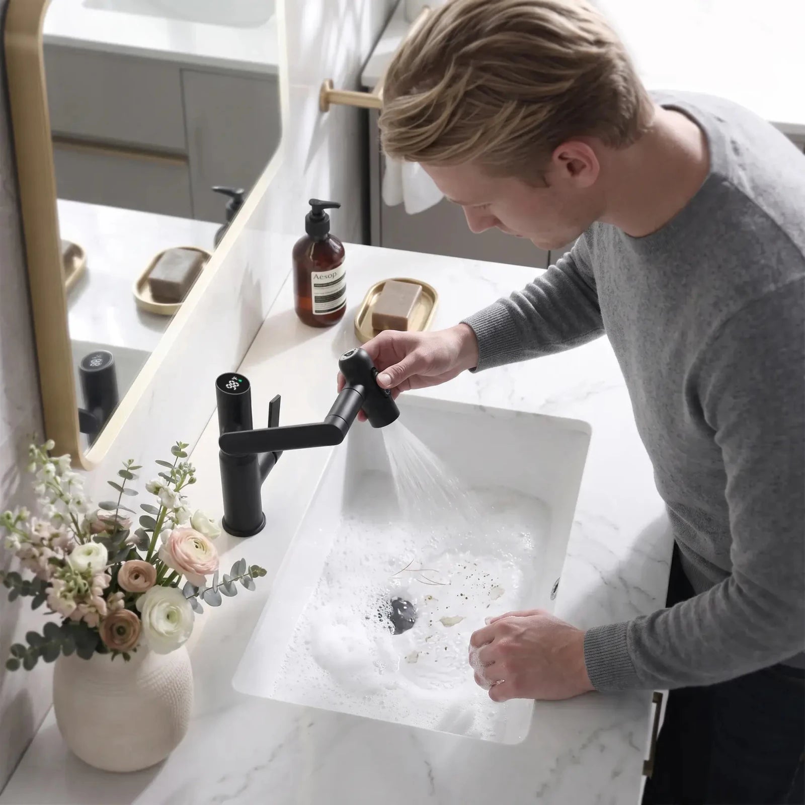 Lefton Single-Hole Rotatable Faucet with Temperature Display-BF2204 -Bathroom Faucets- Lefton Home