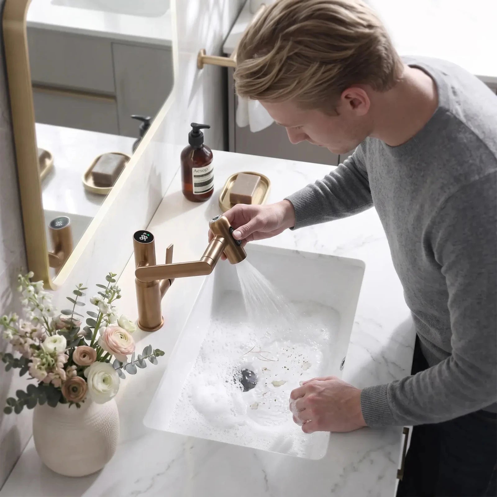Lefton Single-Hole Rotatable Faucet with Temperature Display-BF2204 -Bathroom Faucets- Lefton Home