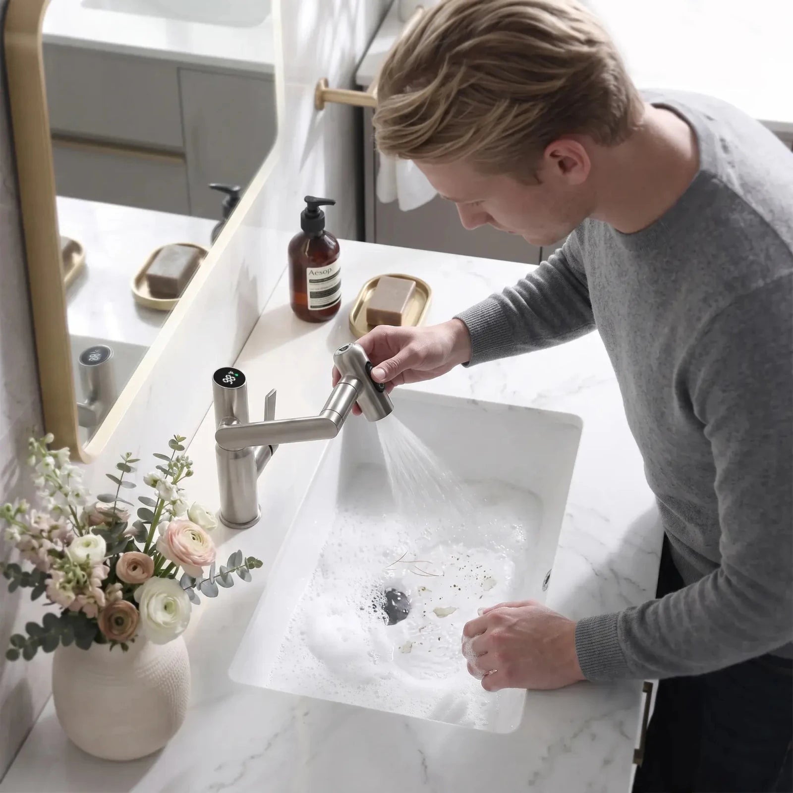 Lefton Single-Hole Rotatable Faucet with Temperature Display-BF2204 -Bathroom Faucets- Lefton Home