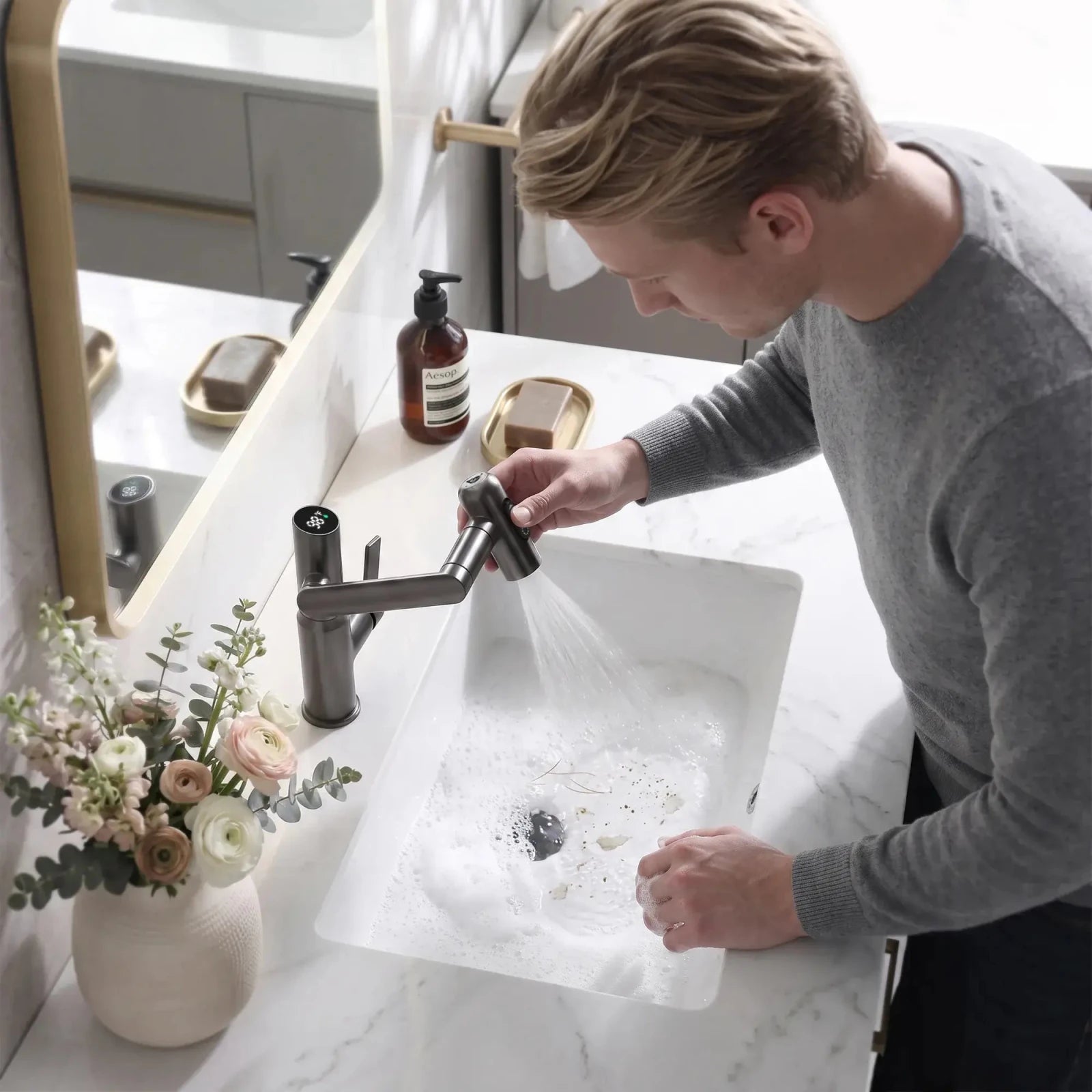 Lefton Single-Hole Rotatable Faucet with Temperature Display-BF2204 -Bathroom Faucets- Lefton Home